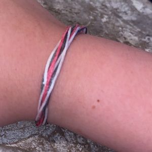 Adjustable bracelet